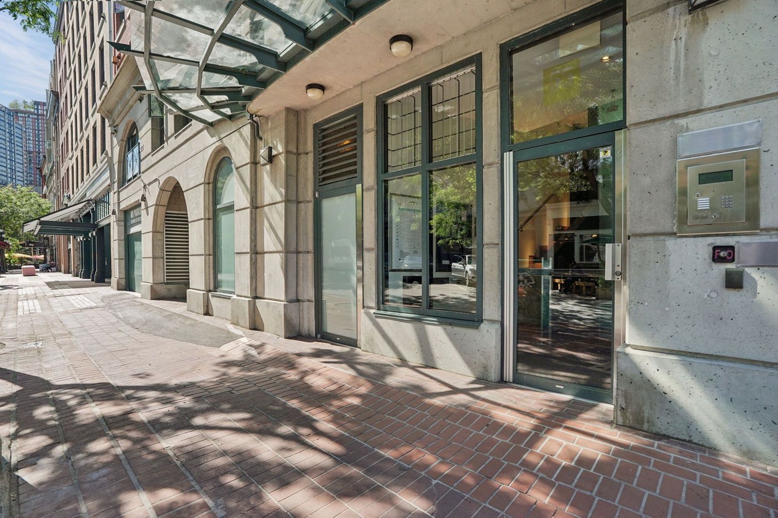 #306 – 55 Alexander Street
